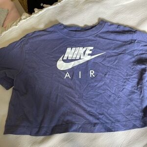 small cropped nike tee perfect condition
